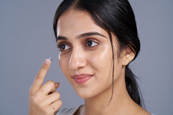 Alcon Unveils India’s First SmartSurface Lens for 16-Hour Comfort Alcon Unveils India’s First SmartSurface Lens for 16-Hour Comfort